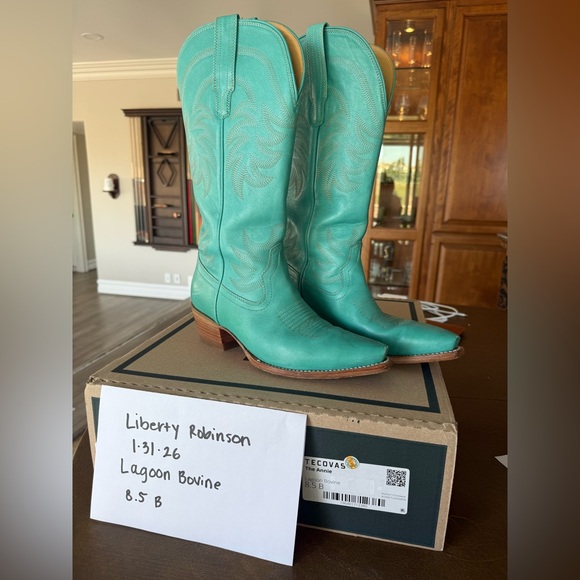 Tecovas Lagoon Bovine Boots 🦄 - Picture 1 of 2